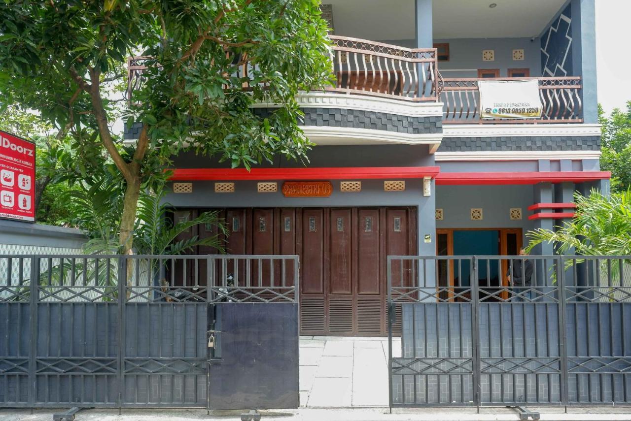 Reddoorz Syariah Near Monumen Jogja Kembali Hotel Kejayan Exterior photo